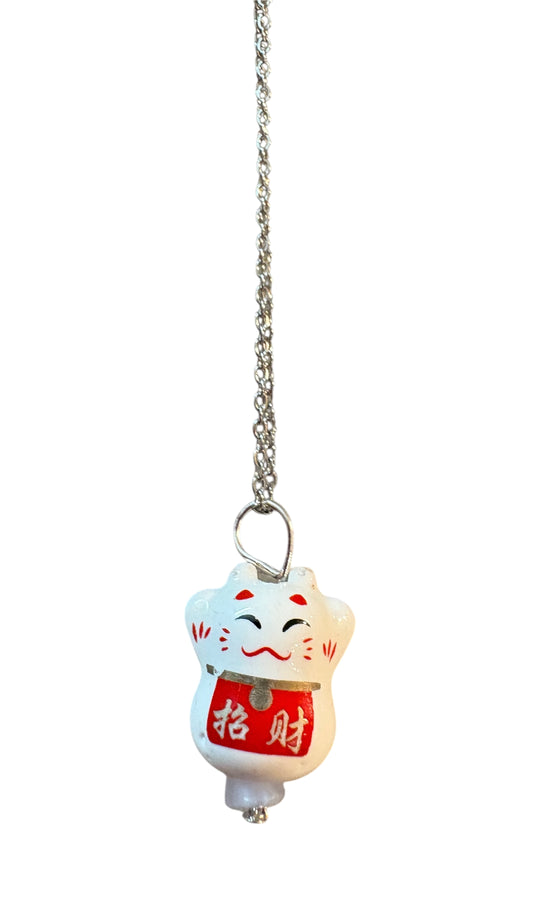 Collana Maneki neko   Bianco e rosso con Calcedonio