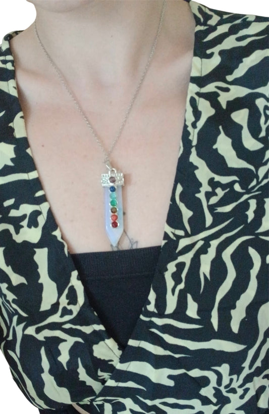 Collana Opalina obelisco con i 7 chakra