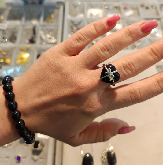 Anello cuore fiocco nero con Tormalina nera