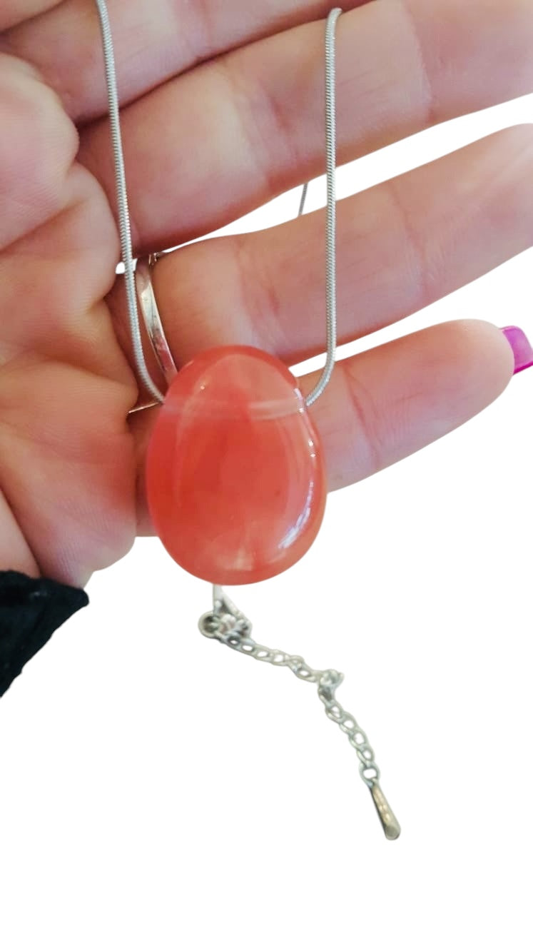 Ossidiana Rossa pietra forata con collana