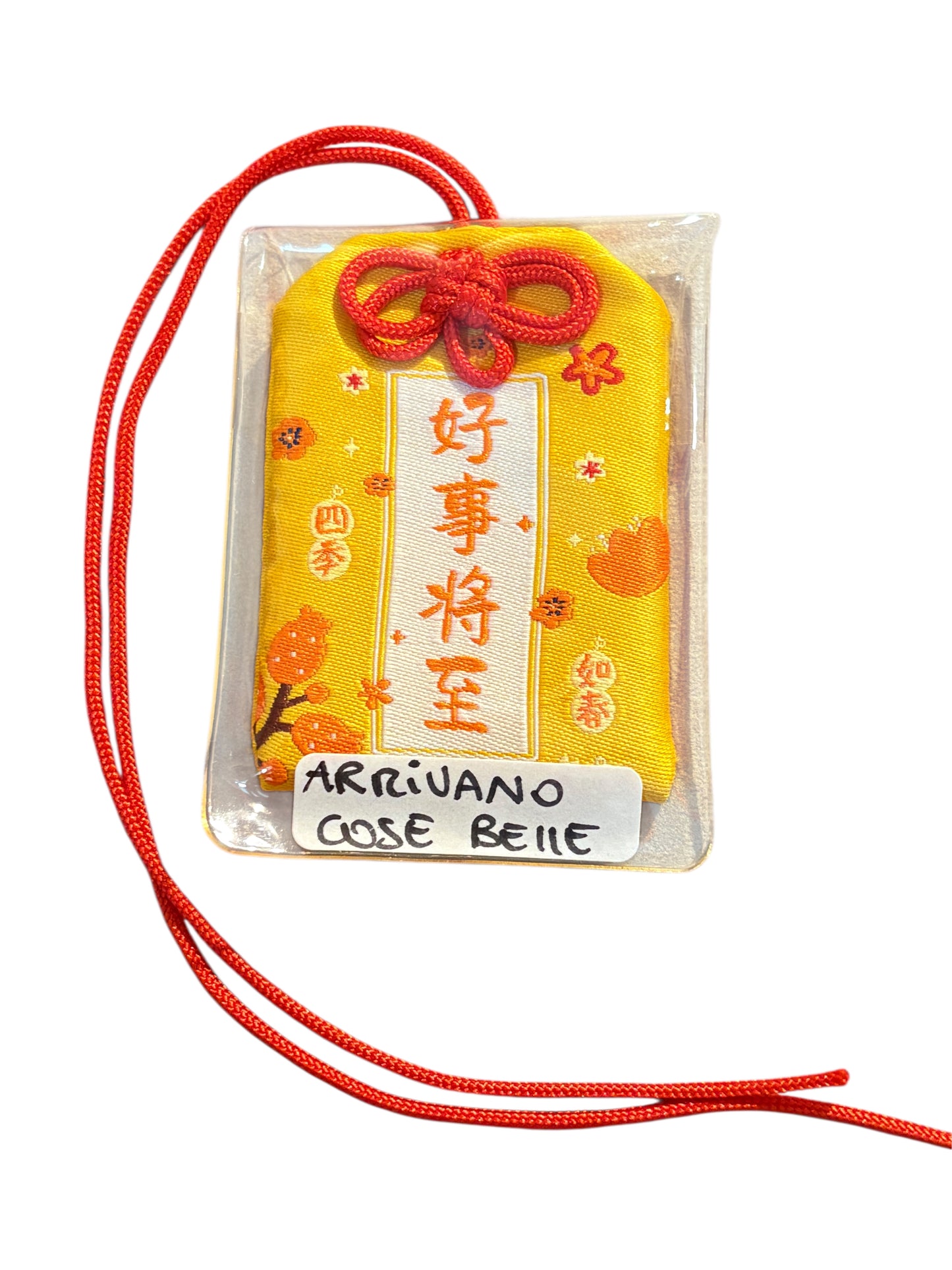 Omamori giallo e arancio “ARRIVANO COSE BELLE”