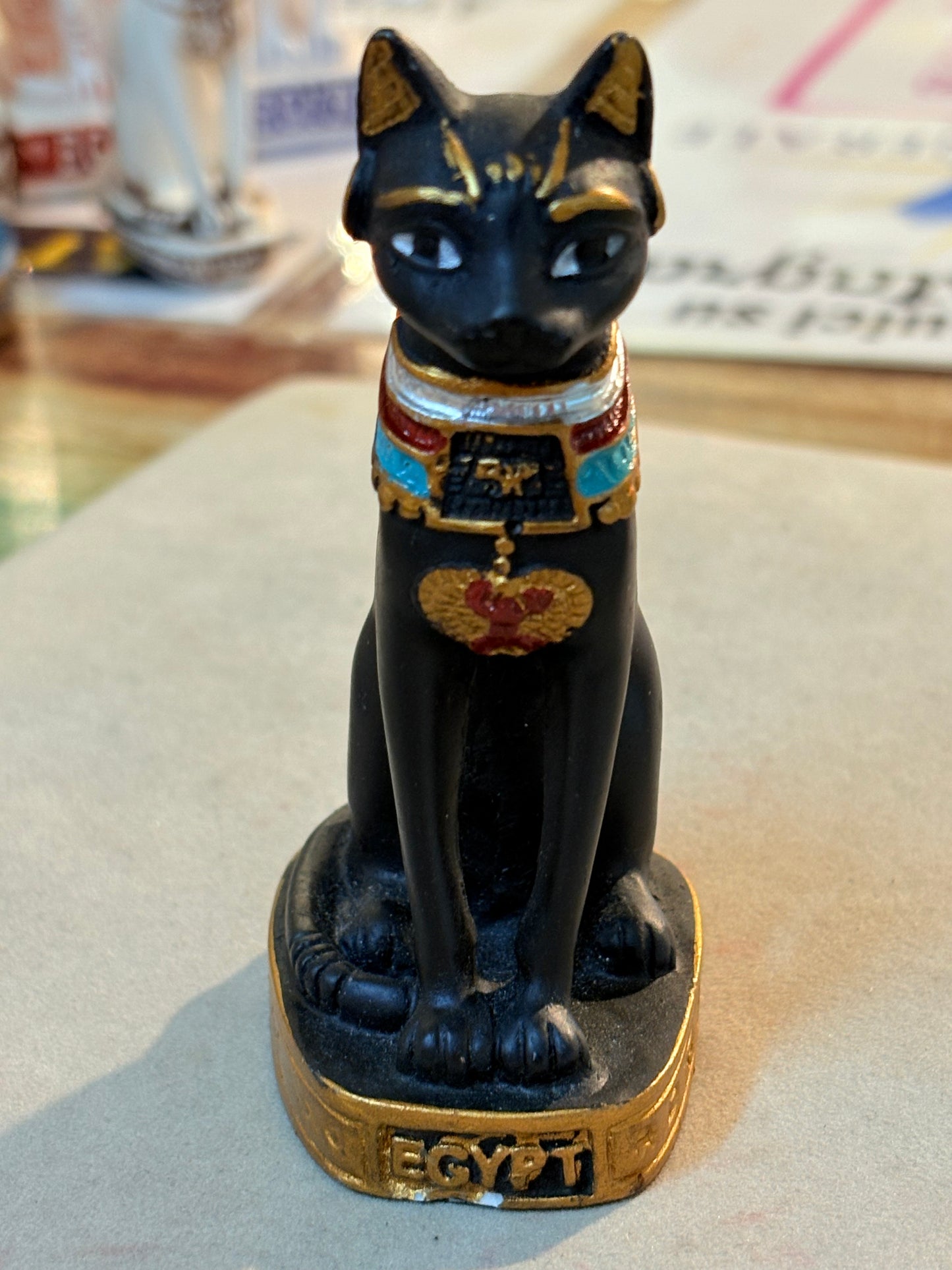 Gatto egiziano statuetta di 8.5 cm. Nero