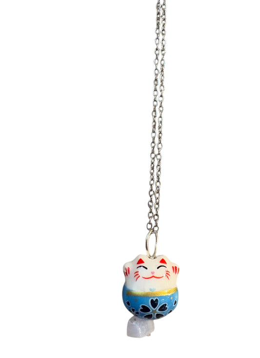 Collana Maneki neko azzurro con Calcedonio