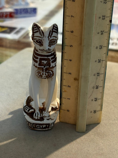 Gatto egiziano statuetta di 6.5 cm. Bianco