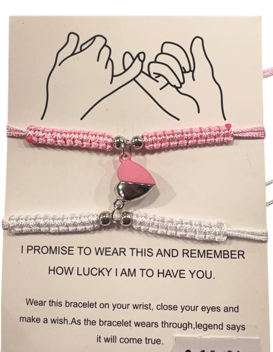2 Bracciali Cuori magnetici in filo rosa e bianco