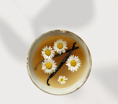 YOGI TEA Abbraccio della Sera
(Rooibos e Vaniglia
INFUSO AYURVEDICO DI ERBE CON
ROOIBOS, FIORI DI CAMOMILLA, VANIGLIA)